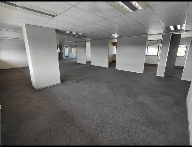 494M² OFFICE TO LET IN RANDJESPARK